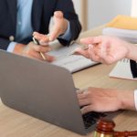 ¿Cómo defenderse ante una acusación por blanqueo de capitales?